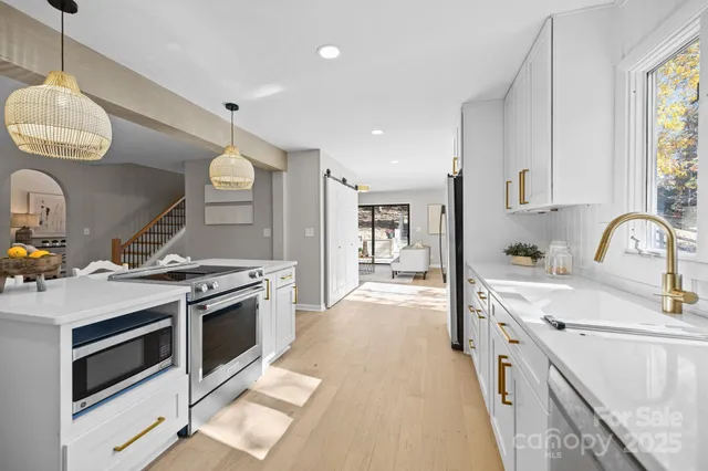 $875,000 | 8117 Rising Meadow Road, Charlotte, NC 28277