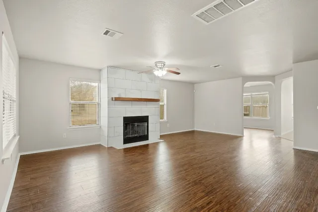 $2,400 | 4901 Woodstock Drive, Georgetown, TX 78633