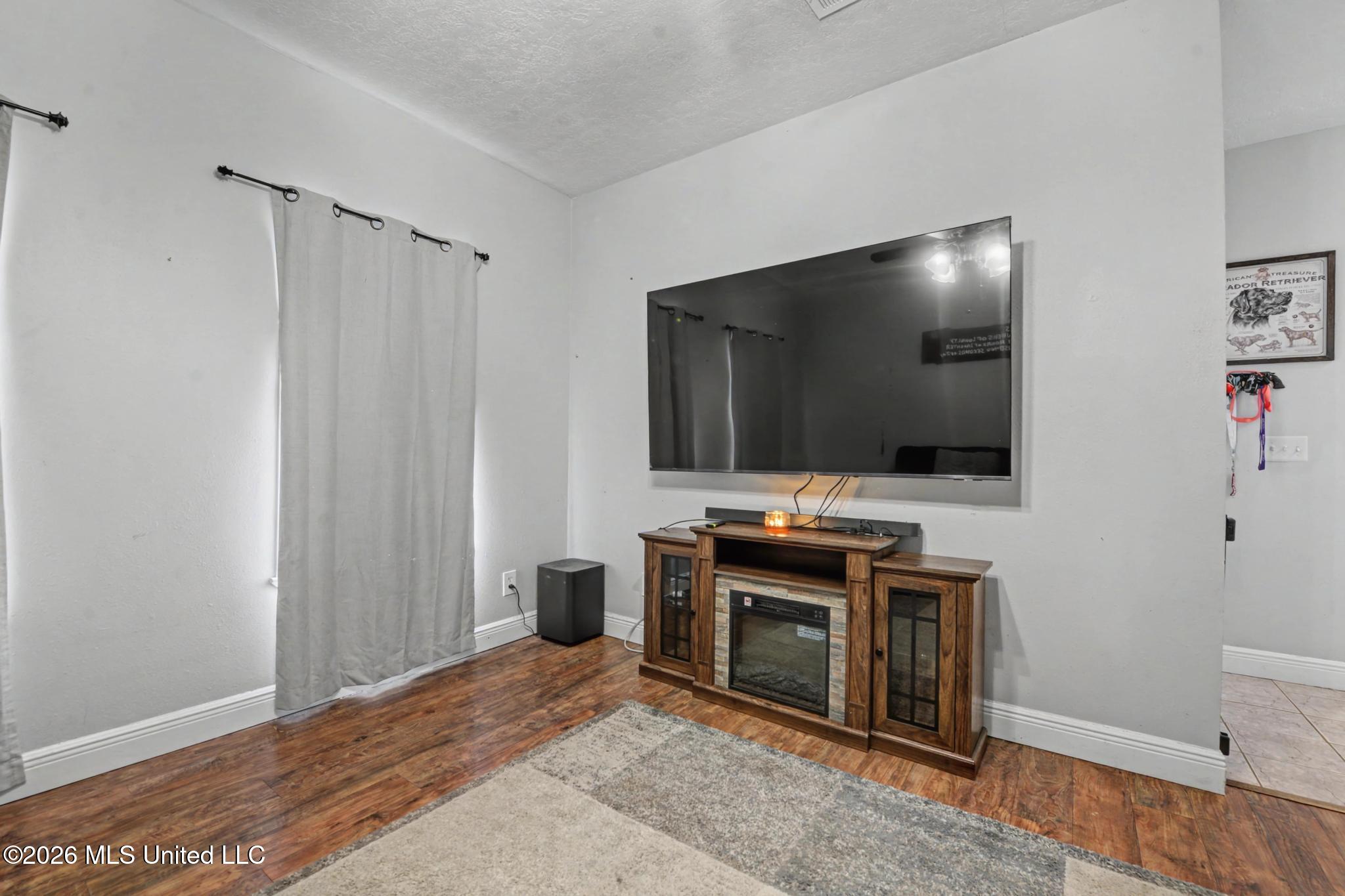 18 Jub Hickman Road Perkinston, MS 39573 - Photo 5 of 22 Living Room