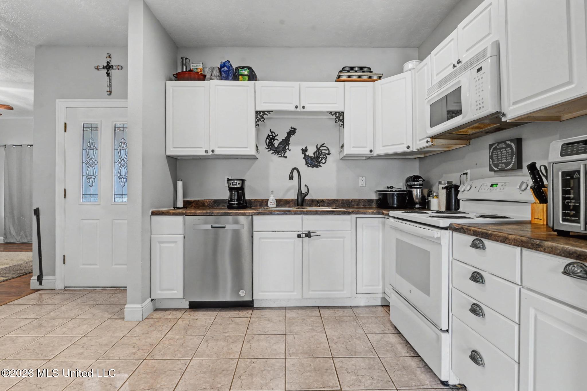 18 Jub Hickman Road Perkinston, MS 39573 - Photo 8 of 22 Kitchen