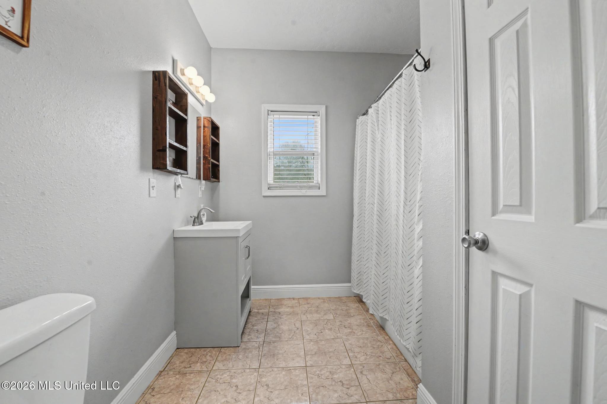 18 Jub Hickman Road Perkinston, MS 39573 - Photo 10 of 22 Master Bathroom