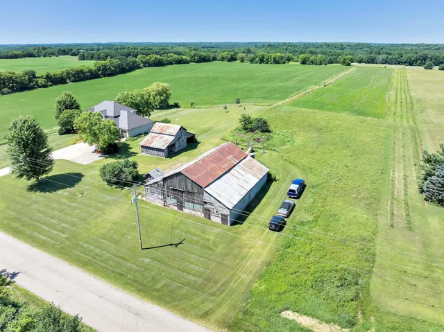 $599,900 | N4043 Morgan Road, Waupaca, WI 54981