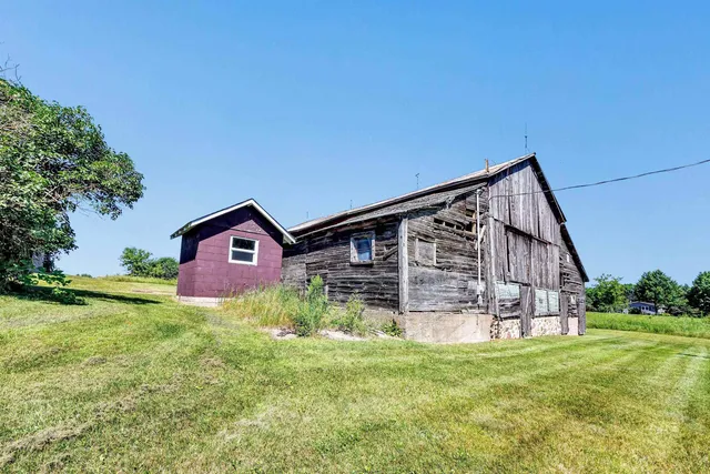 $599,900 | N4043 Morgan Road, Waupaca, WI 54981