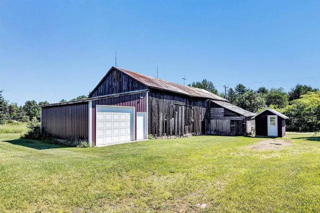 $599,900 | N4043 Morgan Road, Waupaca, WI 54981