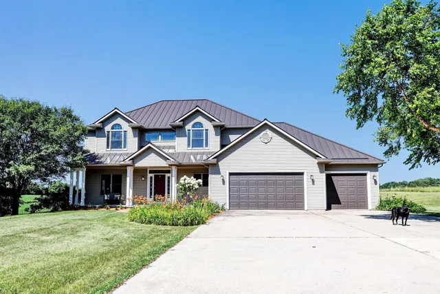 $599,900 | N4043 Morgan Road, Waupaca, WI 54981