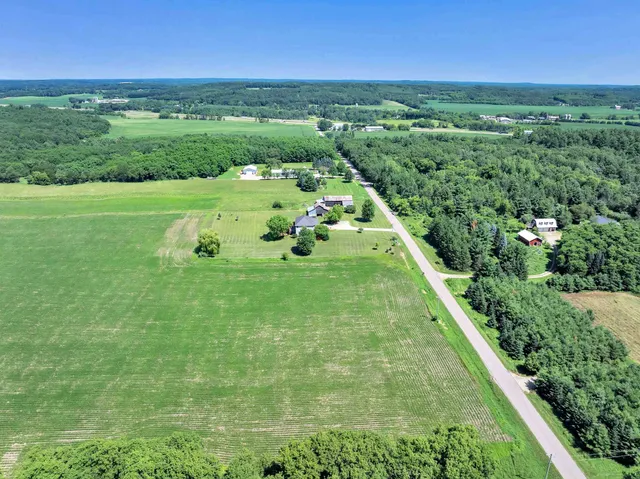 $599,900 | N4043 Morgan Road, Waupaca, WI 54981