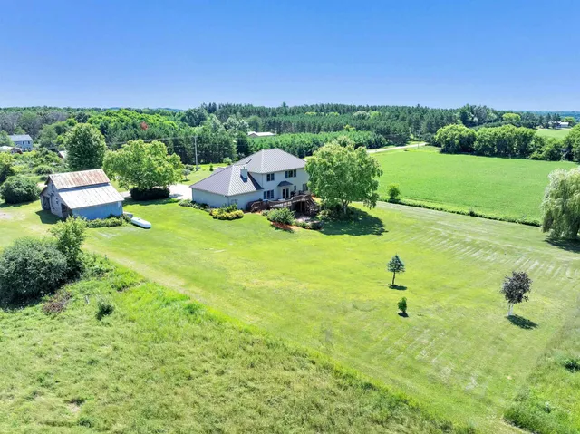 $599,900 | N4043 Morgan Road, Waupaca, WI 54981