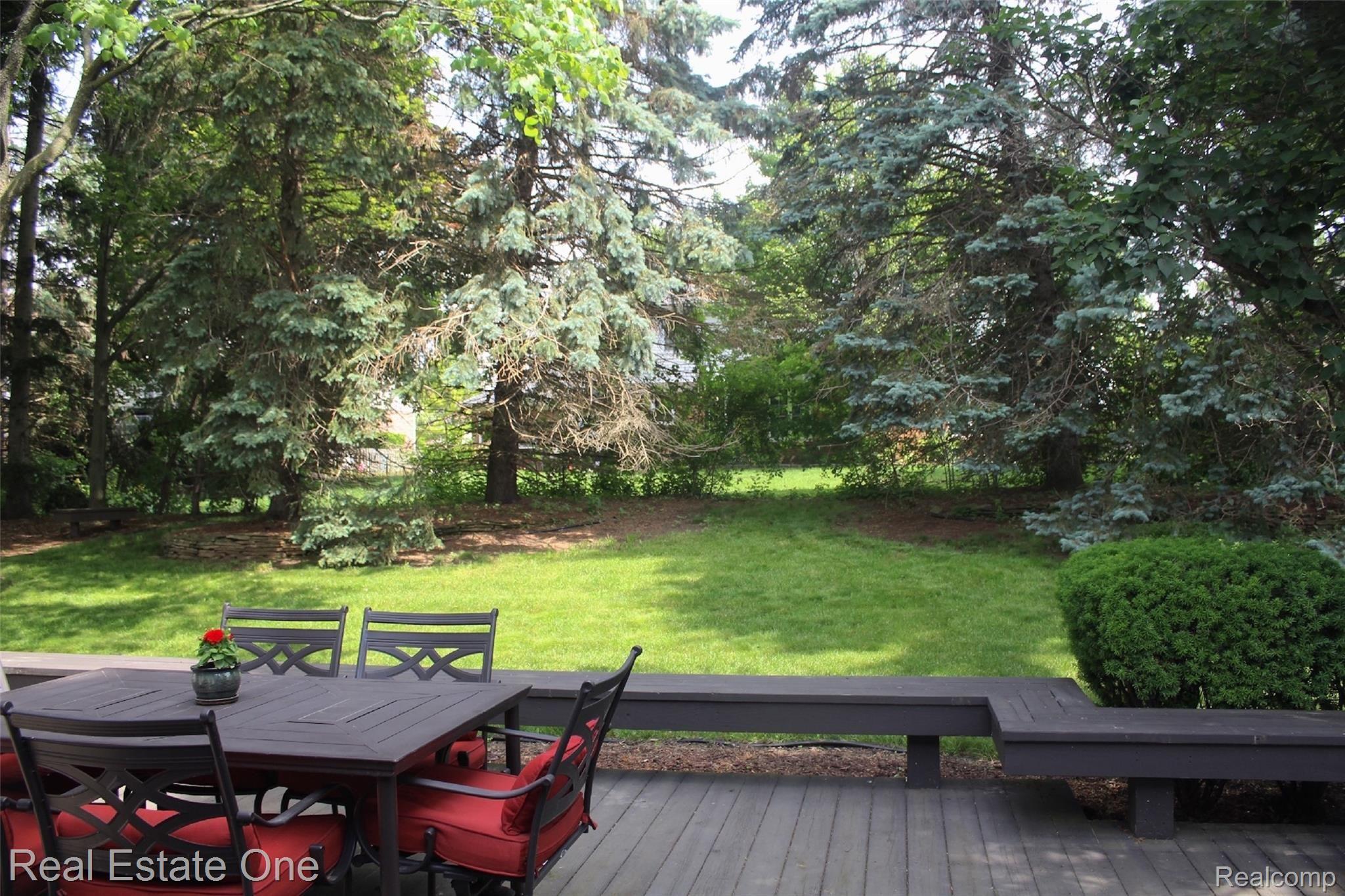 42244 Waterfall Road Northville, MI 48168 - Photo 23 of 55 back deck privacy.JPG