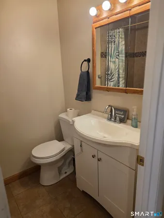 $2,000 | 22 Lakeview Street, Unit 1, East Hampton, CT 06424