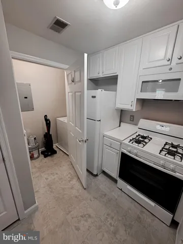 $2,400 | 6500 Lake Park Drive, Greenbelt, MD 20770