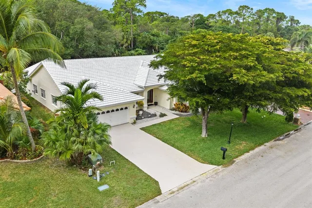 $899,999 | 4080 Northwest 83rd Lane, Coral Springs, FL 33065