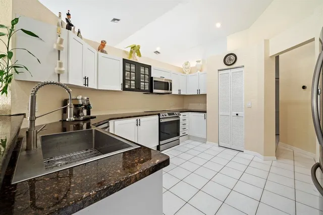 $899,999 | 4080 Northwest 83rd Lane, Coral Springs, FL 33065