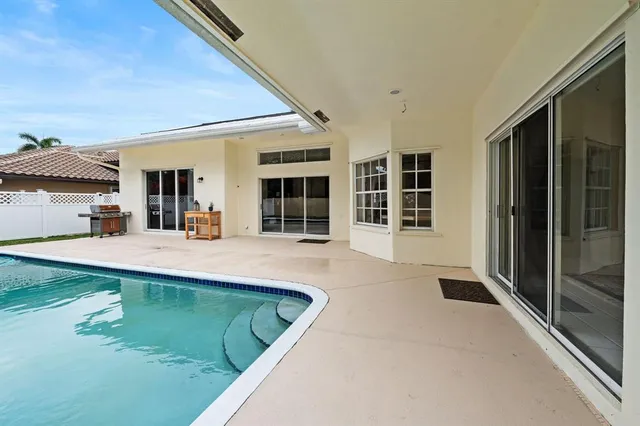 $899,999 | 4080 Northwest 83rd Lane, Coral Springs, FL 33065