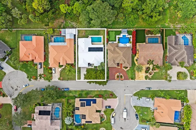 $899,999 | 4080 Northwest 83rd Lane, Coral Springs, FL 33065