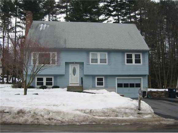31 Robinhood Road Nashua, NH 03062 - Photo 1 of 1