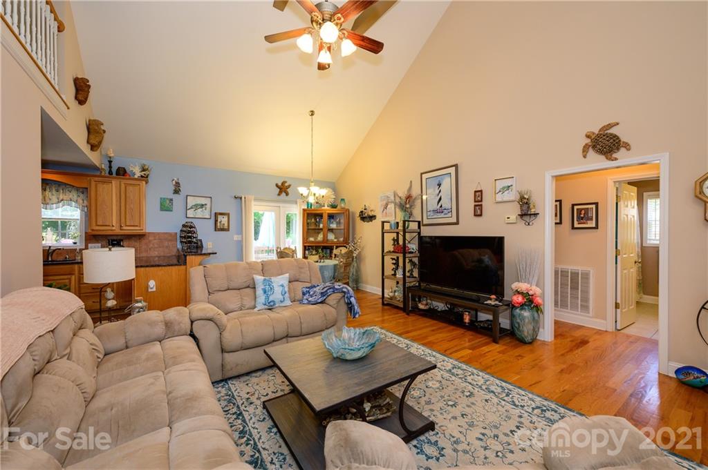 2827 Lake Shore Road South Denver, NC 28037 - Photo 5 of 28 Gallery Image 5