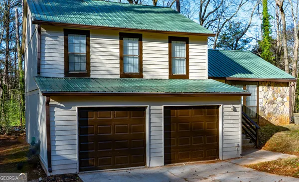 $2,500 | 3800 West Wood Path, Stone Mountain, GA 30083