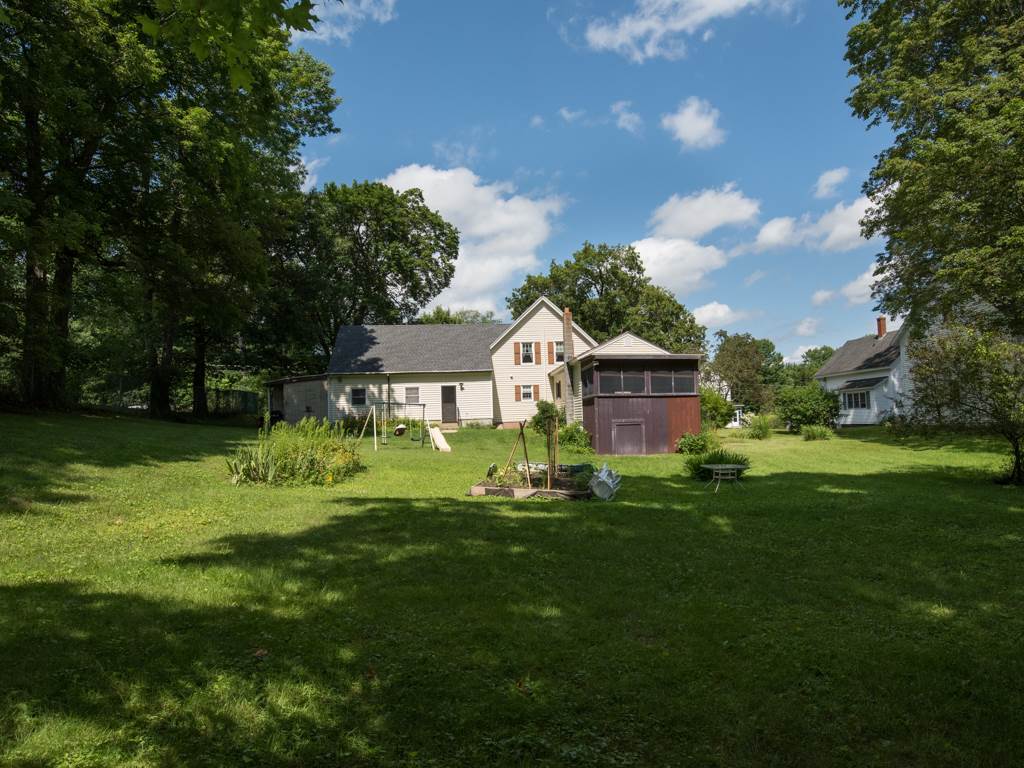 44 Bay Road Farmington, NH 03835 - Photo 4 of 26