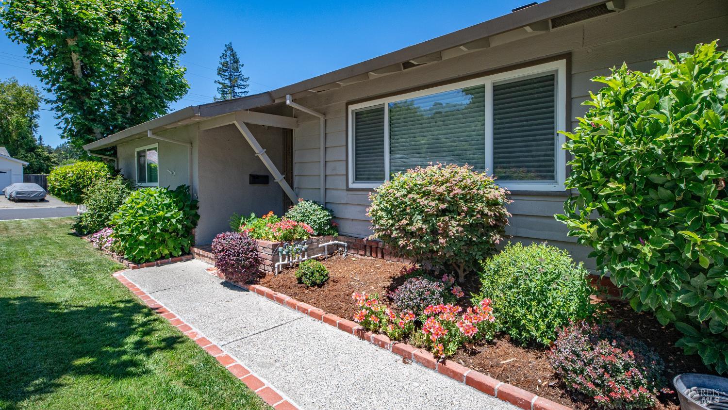 10 Corte Roble Novato, CA 94949 - Photo 3 of 34