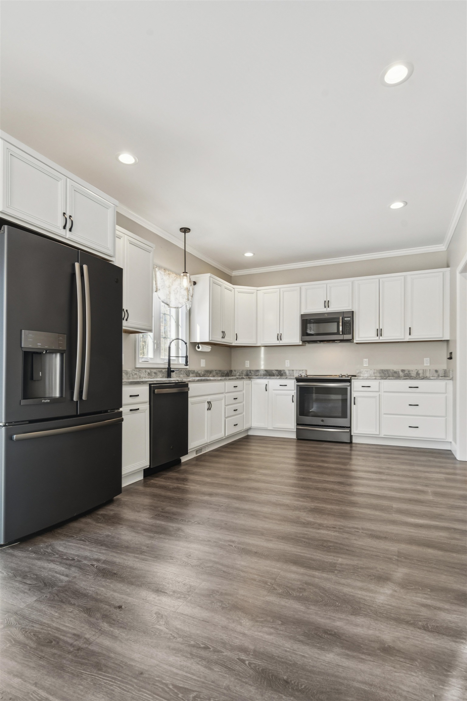 71 Range Road Alton, NH 03809 - Photo 7 of 40