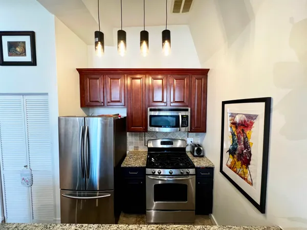 $3,700 | 518 Gregory Avenue, Unit C401, Weehawken, NJ 07086