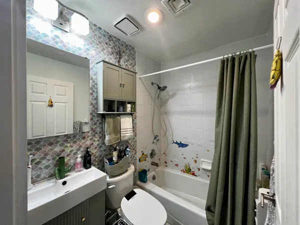 $3,700 | 518 Gregory Avenue, Unit C401, Weehawken, NJ 07086