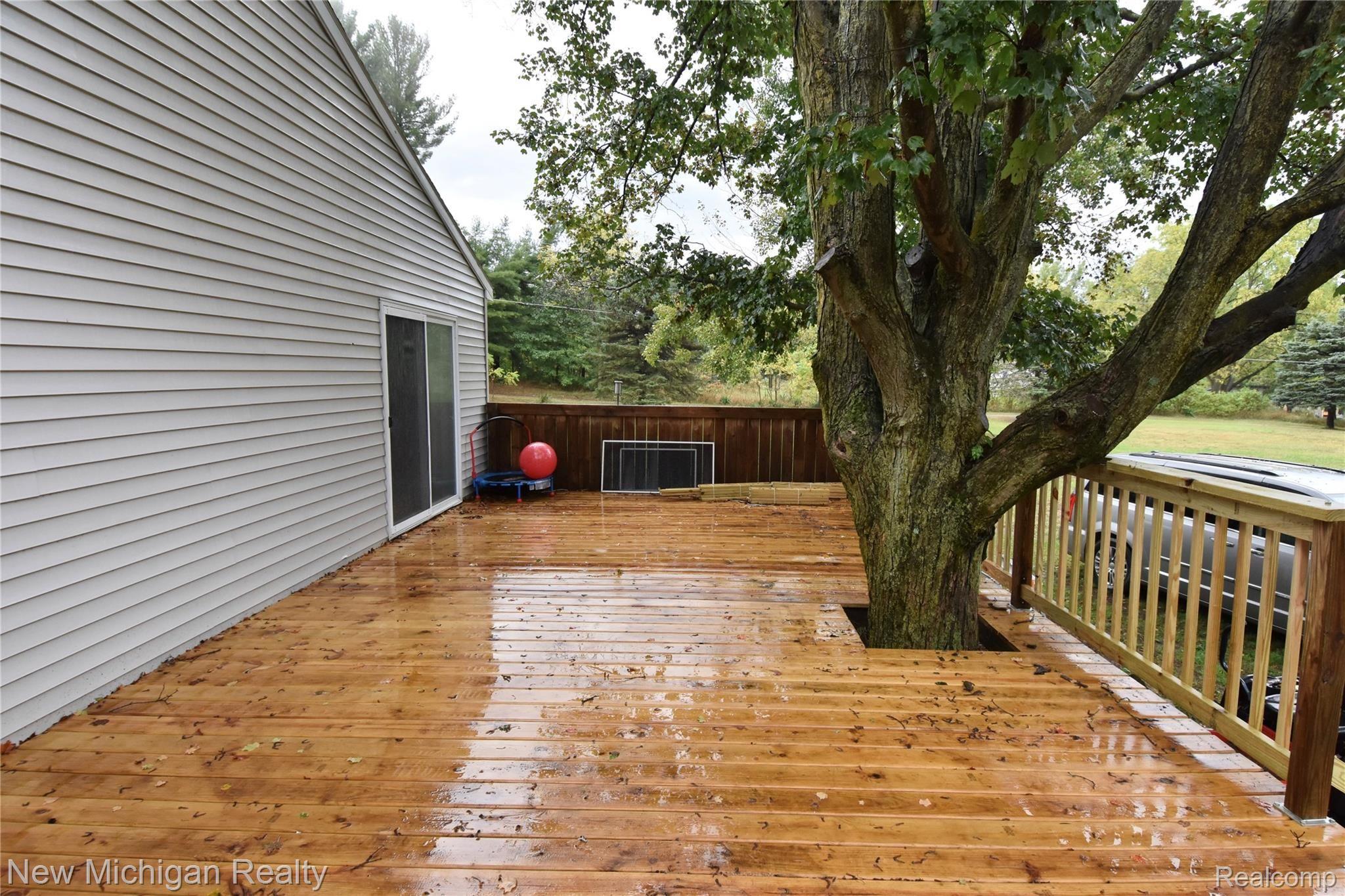 10201 South Lewis Road Clio, MI 48420 - Photo 8 of 41 8E931121-604B-423F-8857-C0B81FB94349.jpeg