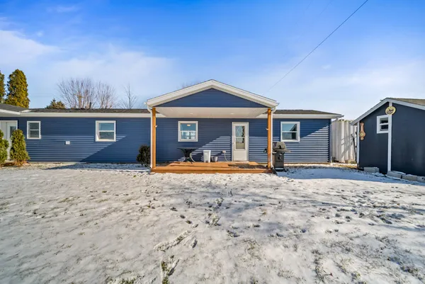 $251,800 | 70118 Highway 131, White Pigeon, MI 49099