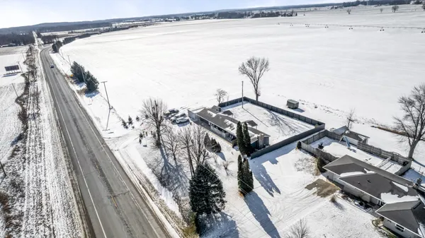 $251,800 | 70118 Highway 131, White Pigeon, MI 49099
