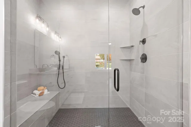 $389,900 | 121 31st Avenue Northwest, Hickory, NC 28601