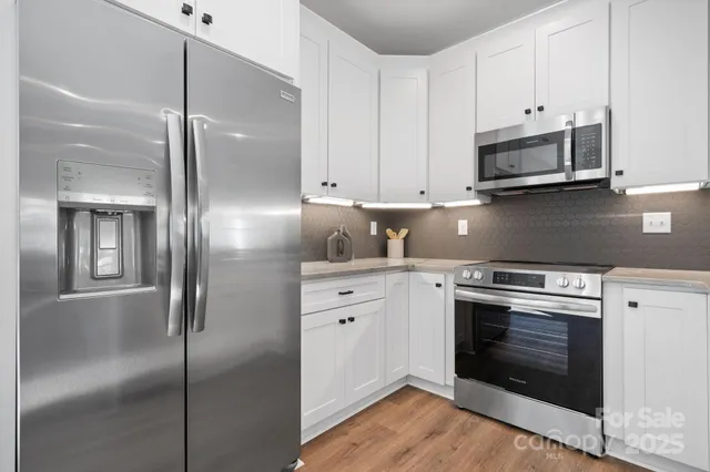 $389,900 | 121 31st Avenue Northwest, Hickory, NC 28601