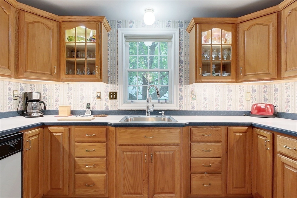 220 River Road Lowell, MA 01852 - Photo 5 of 35 Gallery Image 5