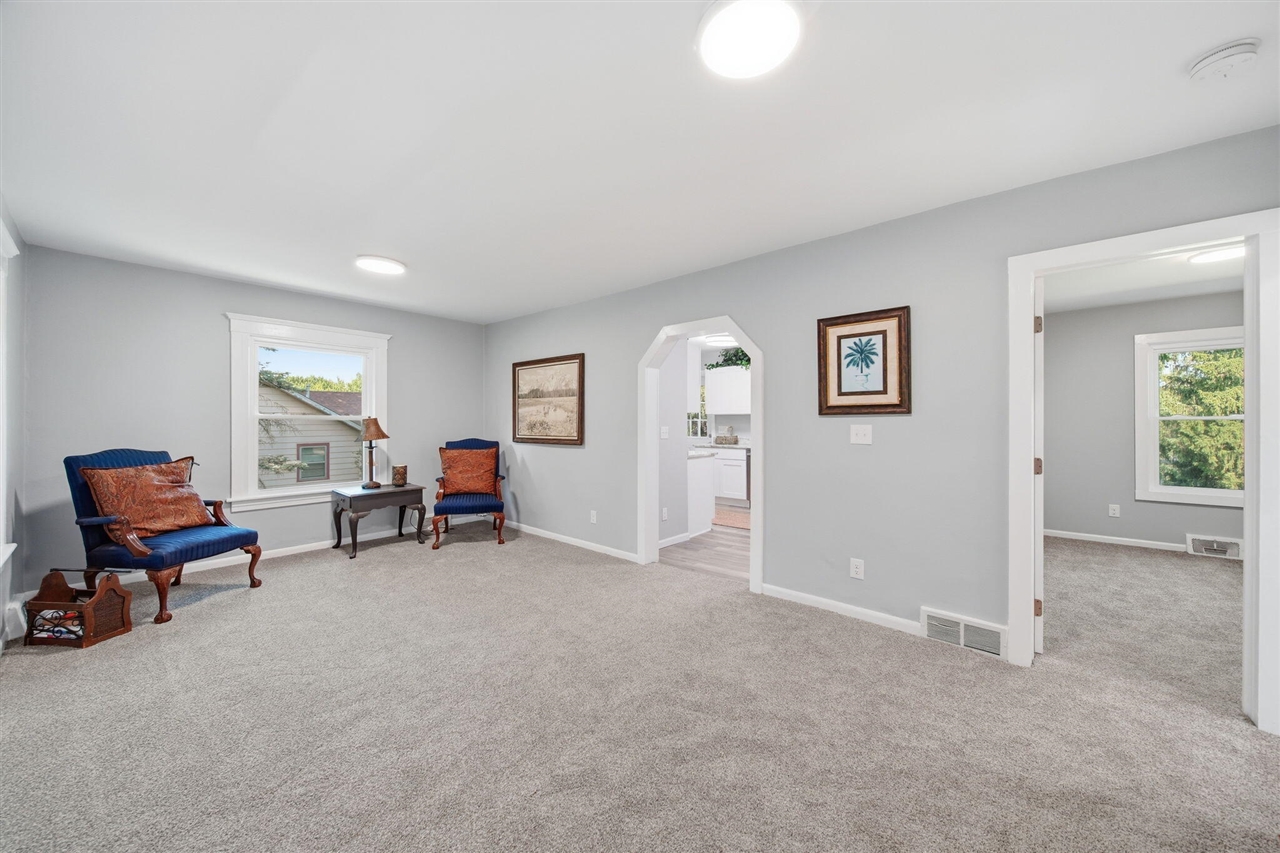317 Lockwood Street Jackson, MI 49203 - Photo 8 of 32