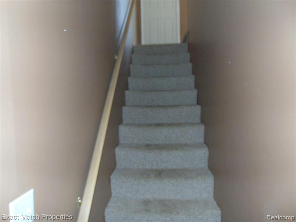 3152 High Pointe Ridge Road Lake Orion, MI 48359 - Photo 3 of 24