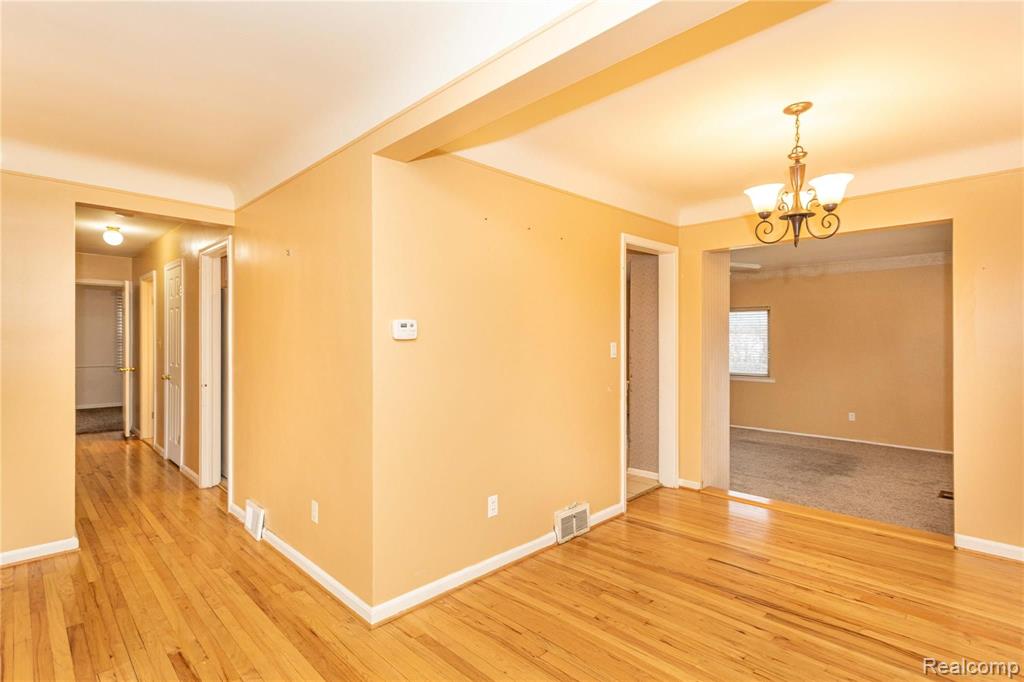 1822 Highview Street Dearborn, MI 48128 - Photo 7 of 30