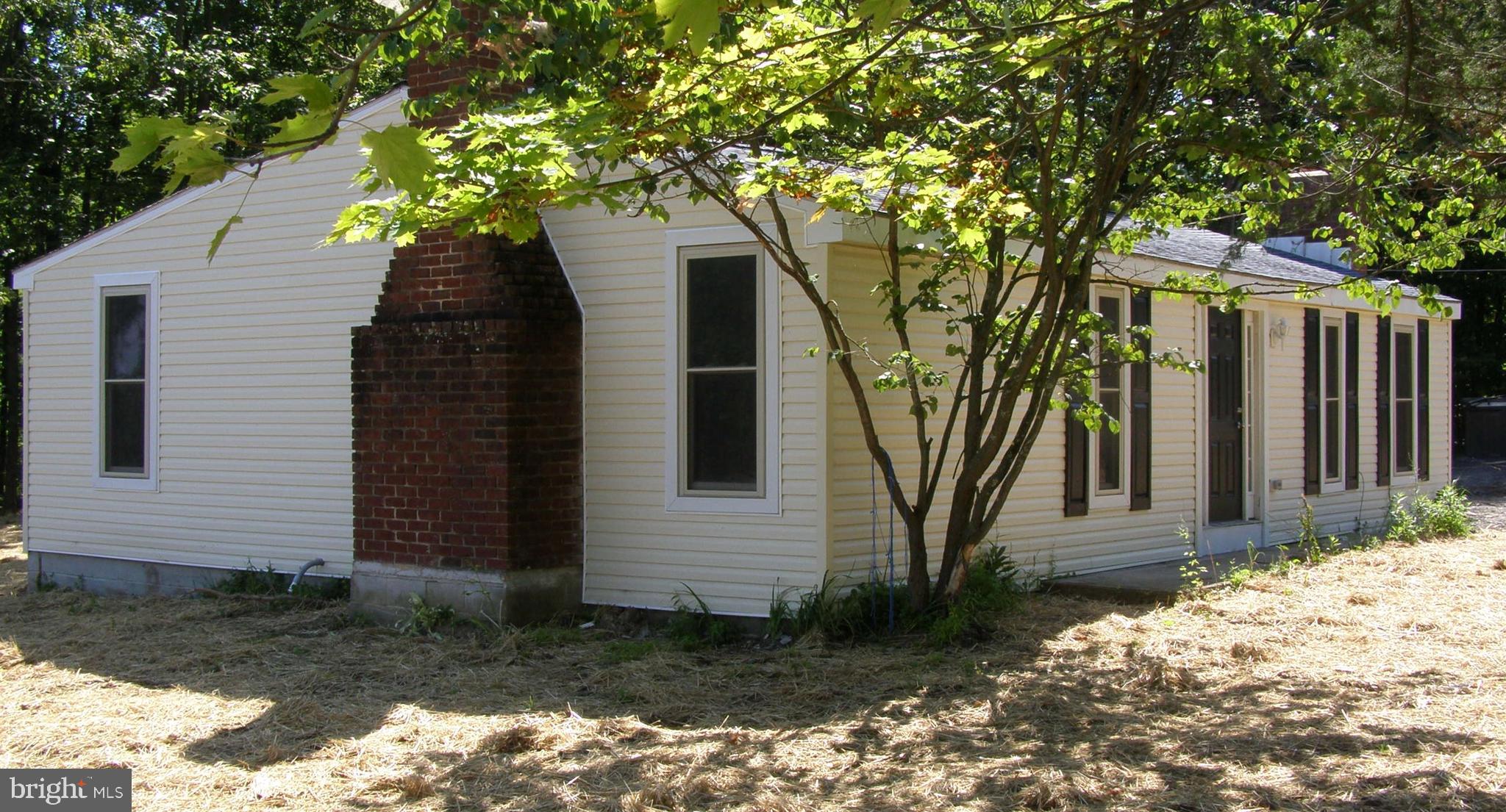 2049 Bullfrog Road Fairfield, PA 17320 - Photo 2 of 13 one story living