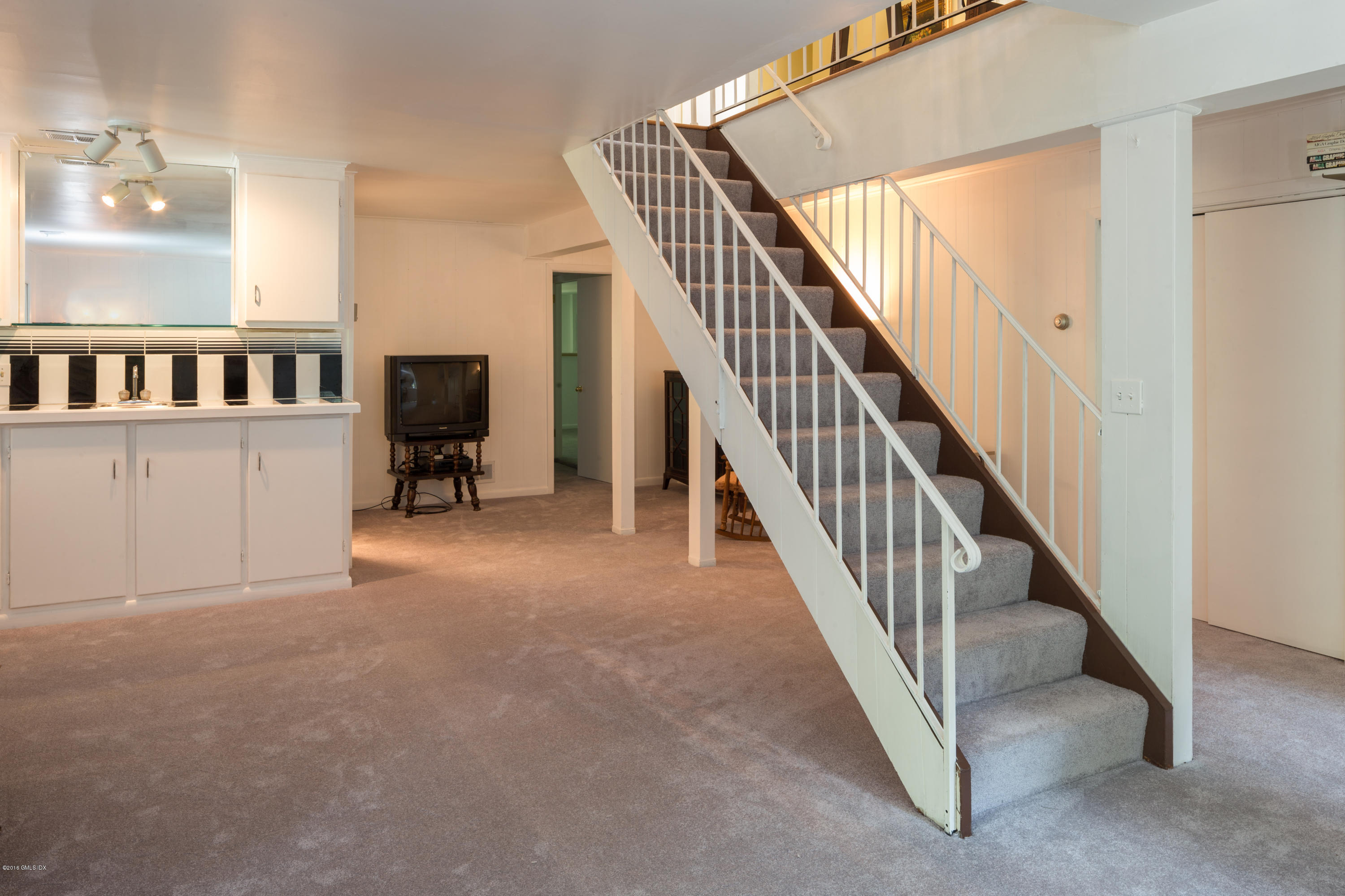 7 Crawford Terrace Riverside, CT 06878 - Photo 13 of 19 a view of entryway and hall