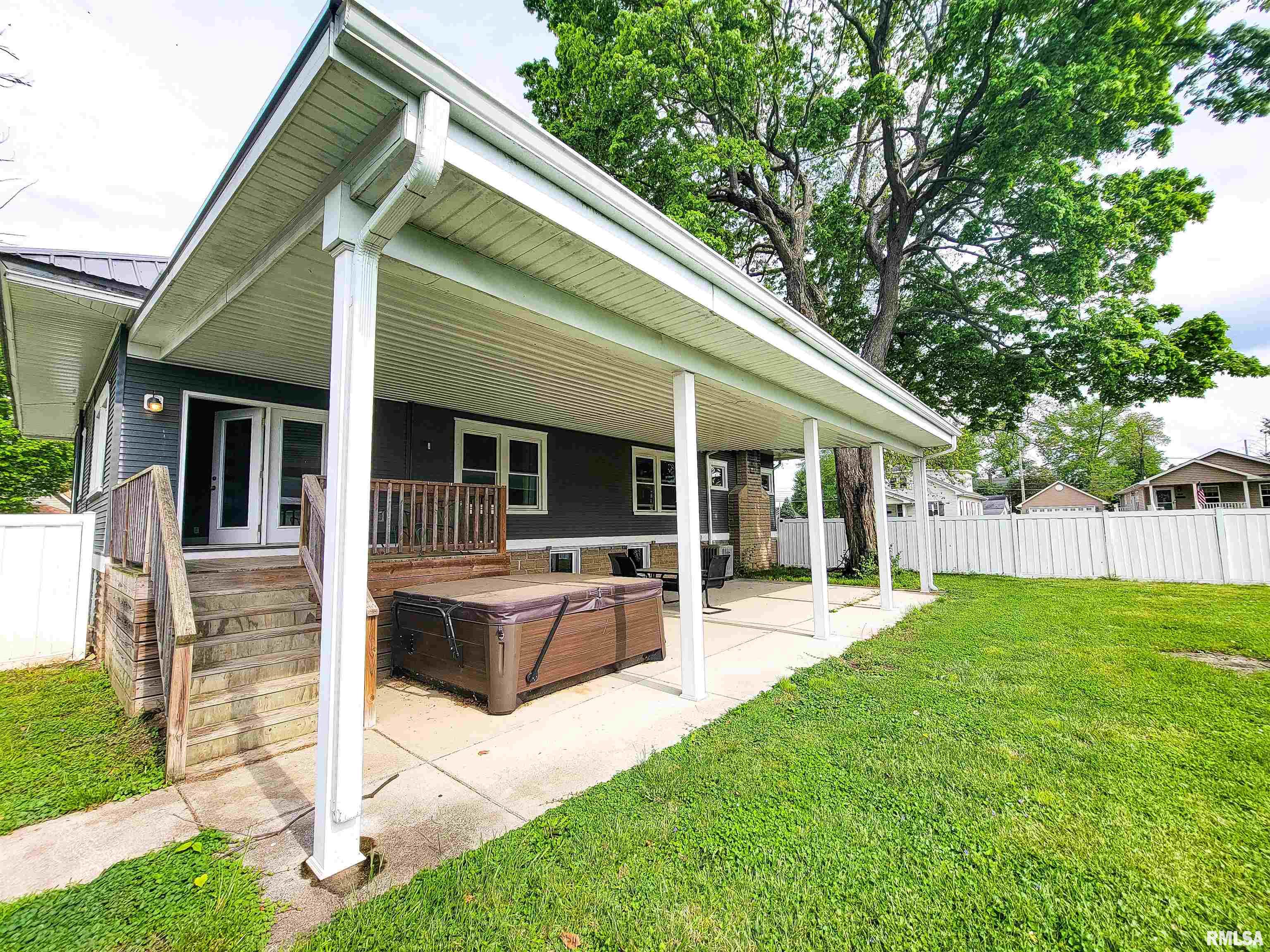 133 East 4th Street Flora, IL 62839 - Photo 4 of 93 Gallery Image 4