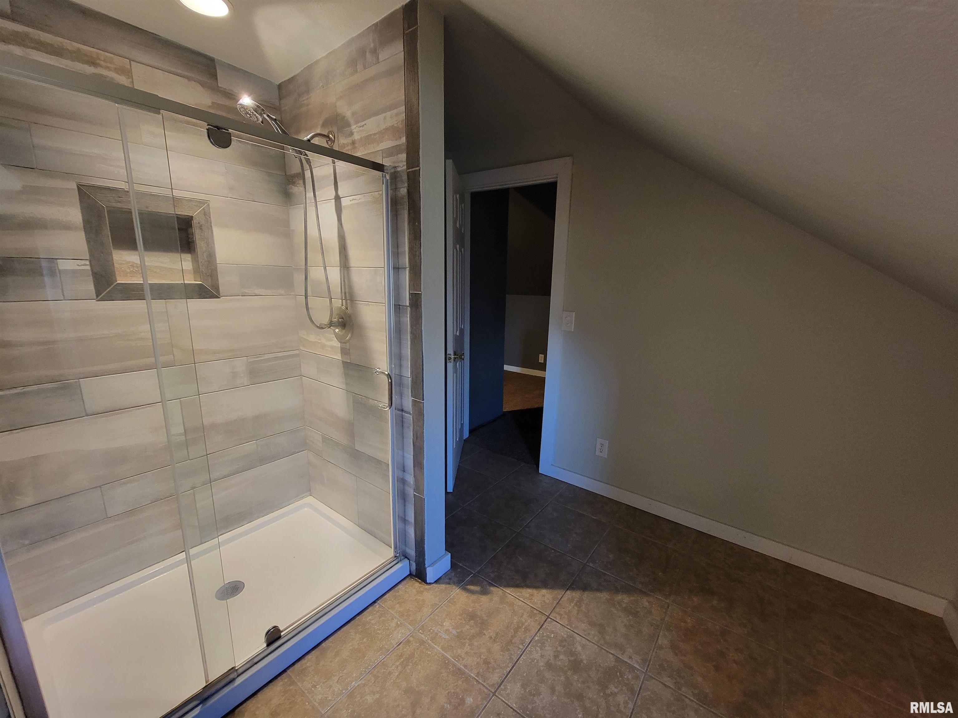 133 East 4th Street Flora, IL 62839 - Photo 69 of 93 Gallery Image 69