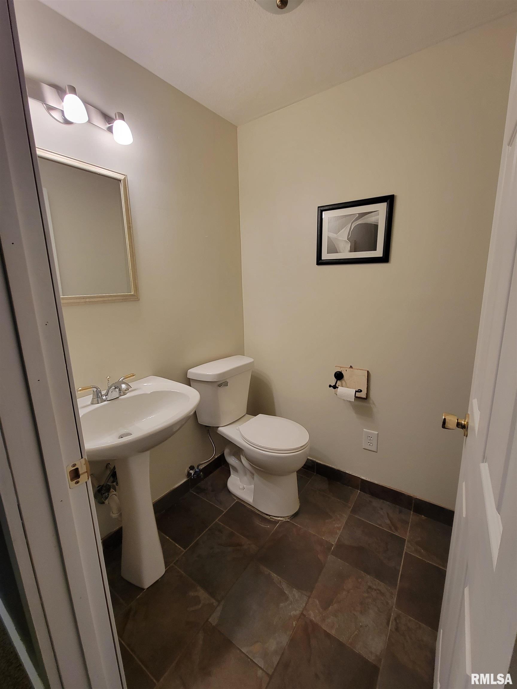 133 East 4th Street Flora, IL 62839 - Photo 76 of 93 Gallery Image 76