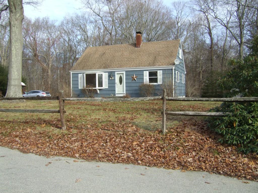 54 Manor Road Montville, CT 06370 - Photo 1 of 1 Front view