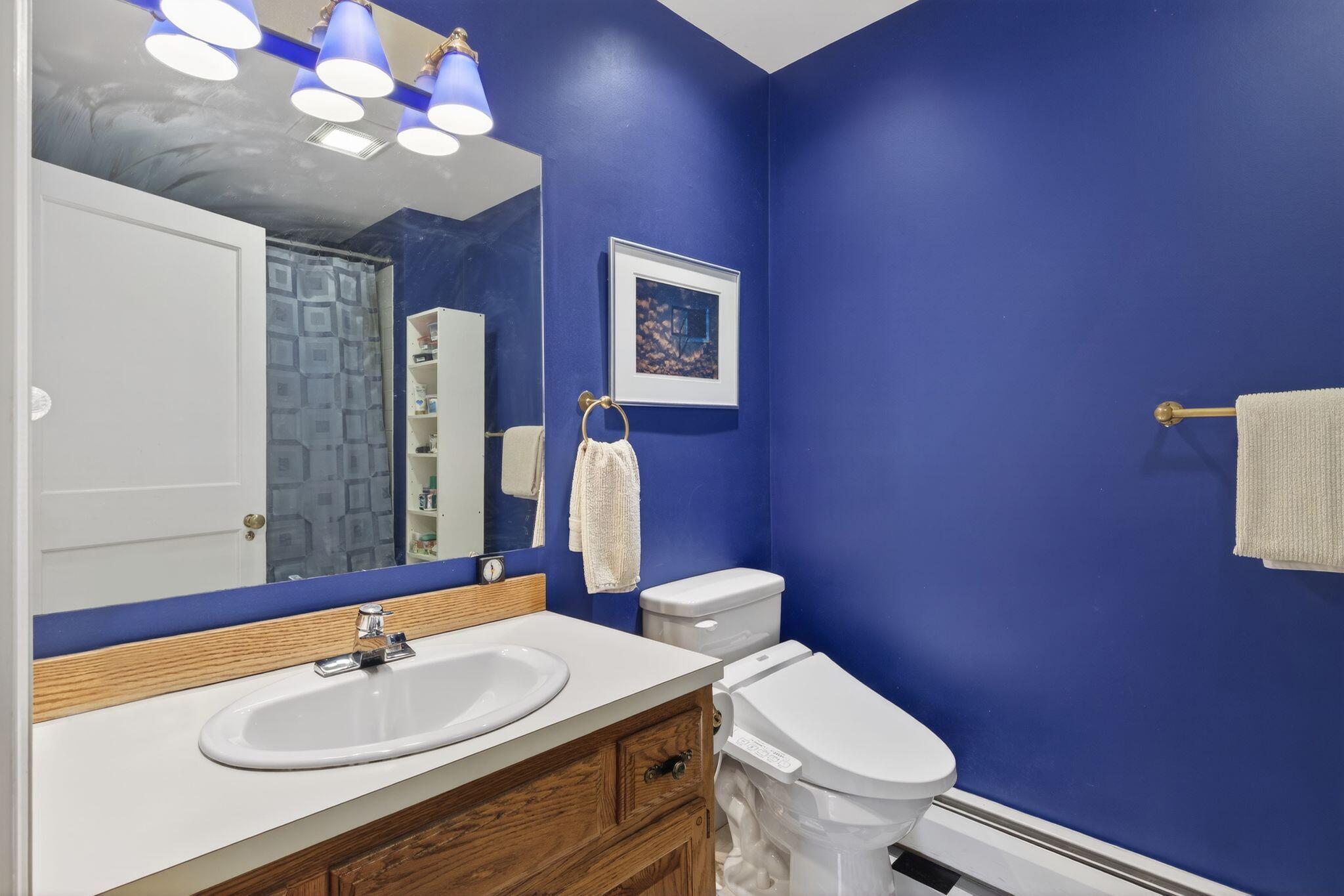 122 Neal Street, Unit 3N Portland, ME 04102 - Photo 15 of 28 half bath
