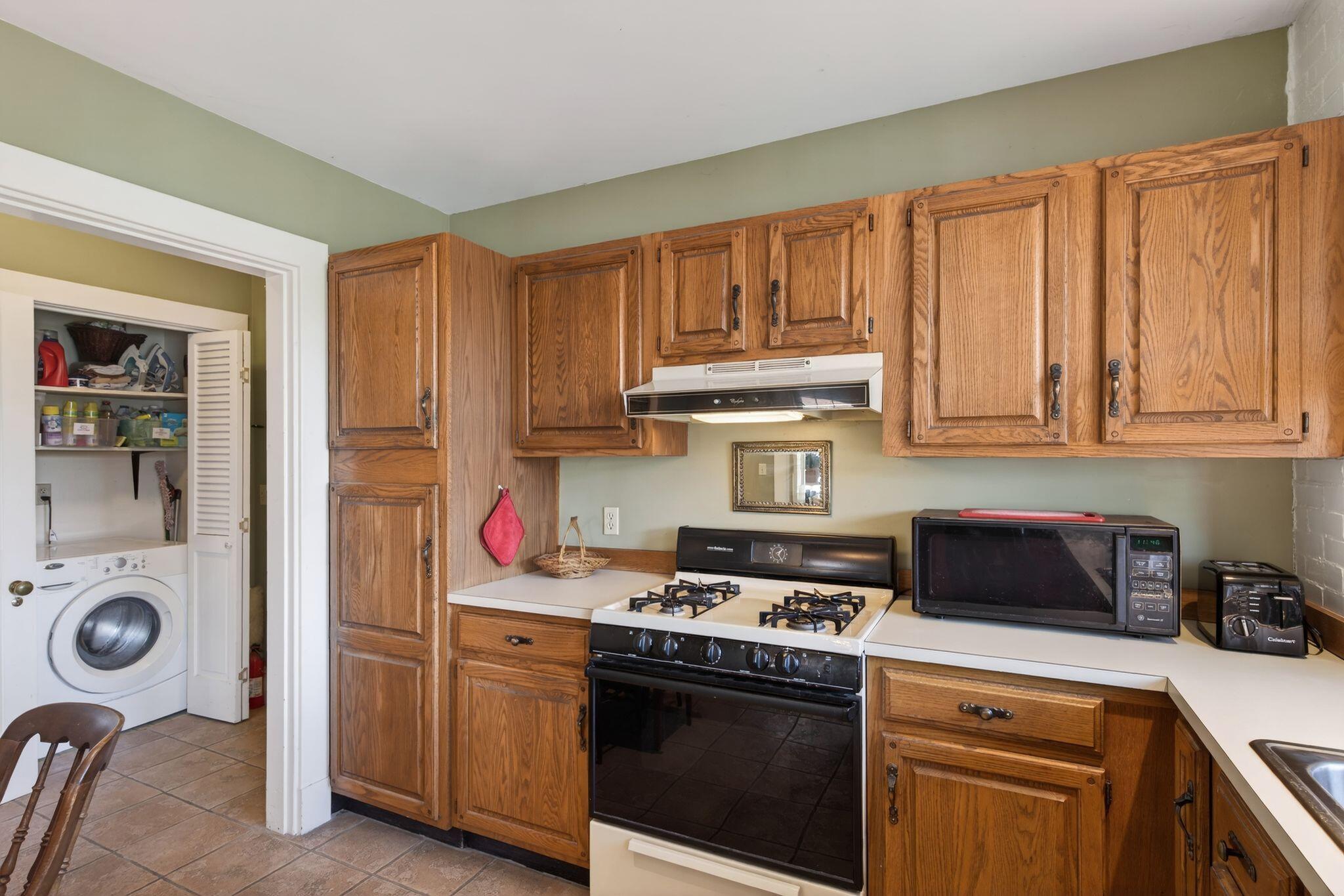 122 Neal Street, Unit 3N Portland, ME 04102 - Photo 19 of 28 kitchen