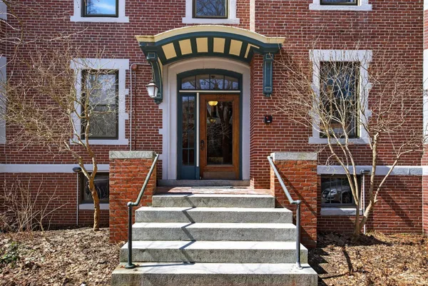 $745,000 | 122 Neal Street, Unit 3N, Portland, ME 04102