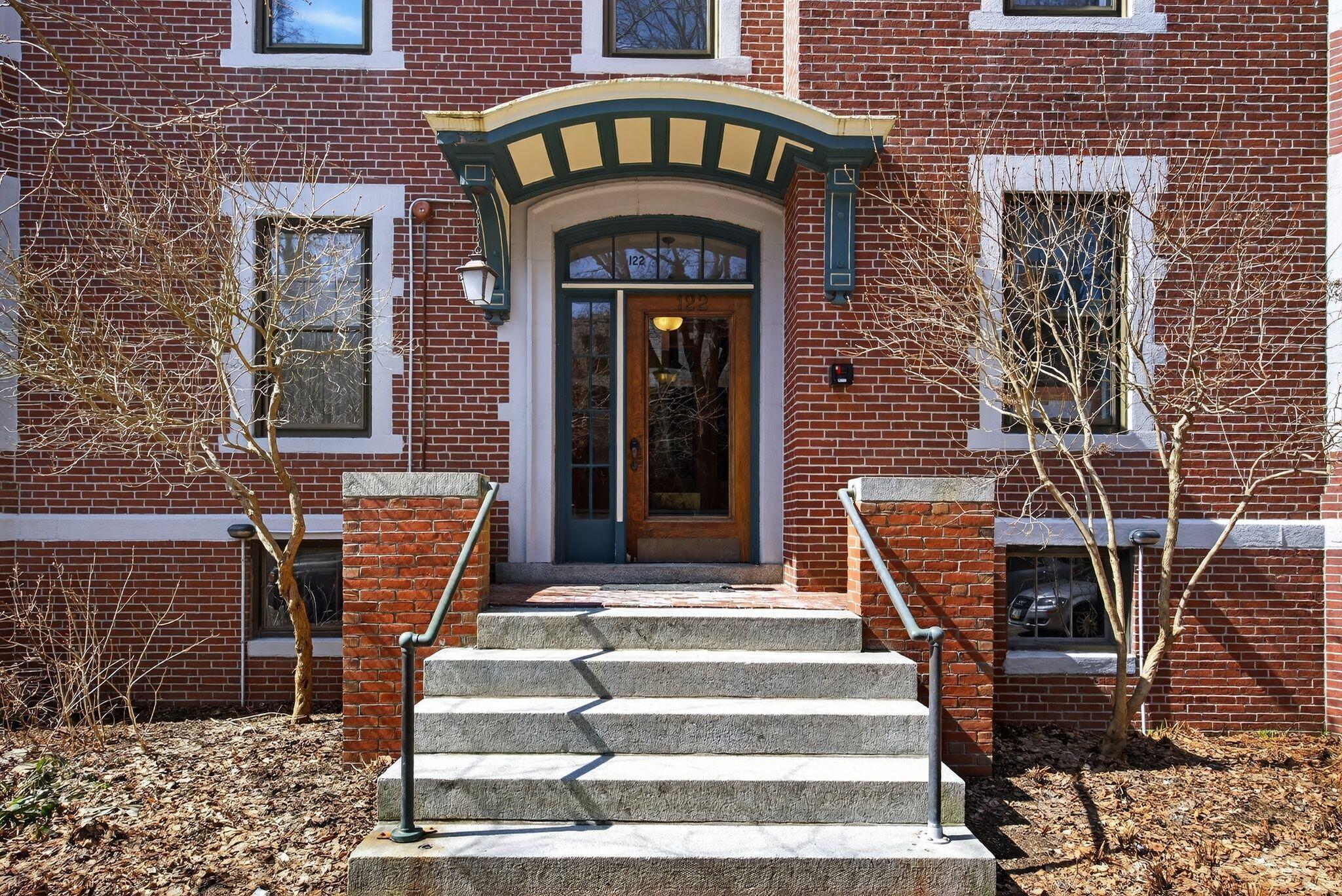 122 Neal Street, Unit 3N Portland, ME 04102 - Photo 2 of 28 122_Neal_St_006