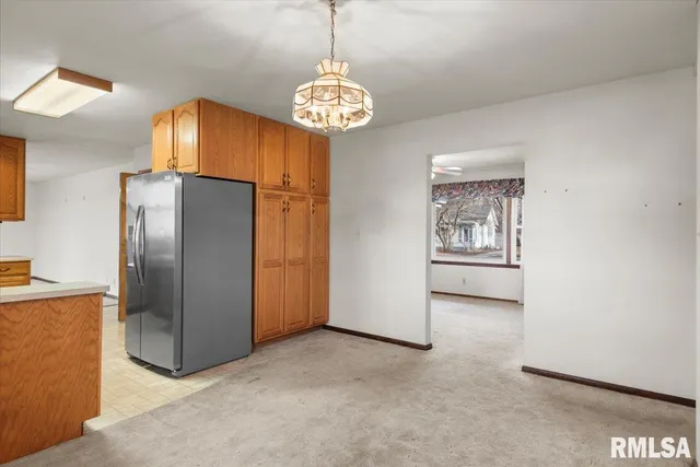 $195,000 | 207 North West Street, Stonington, IL 62567