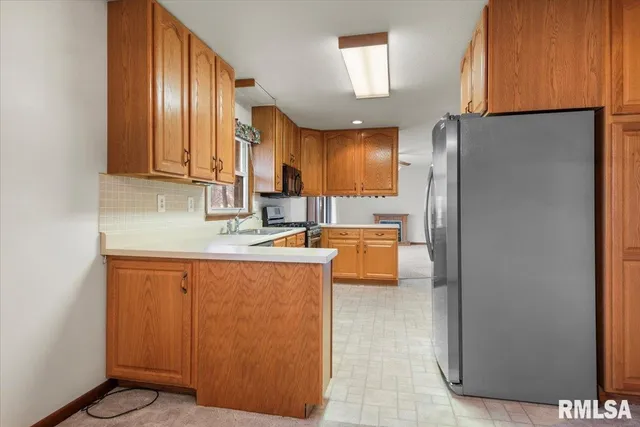 $195,000 | 207 North West Street, Stonington, IL 62567