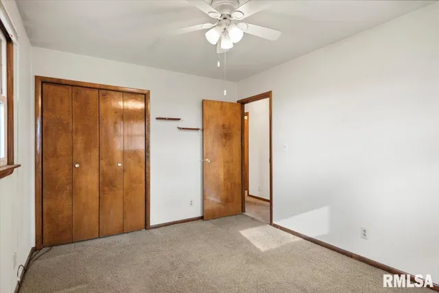 $195,000 | 207 North West Street, Stonington, IL 62567