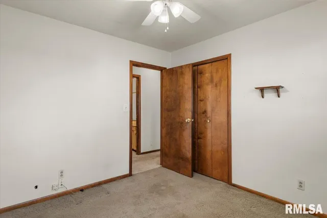 $195,000 | 207 North West Street, Stonington, IL 62567