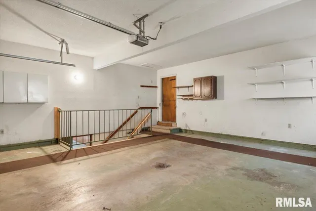 $195,000 | 207 North West Street, Stonington, IL 62567